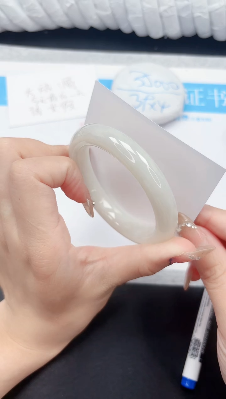 和田玉手镯未镶嵌216-55.6BG