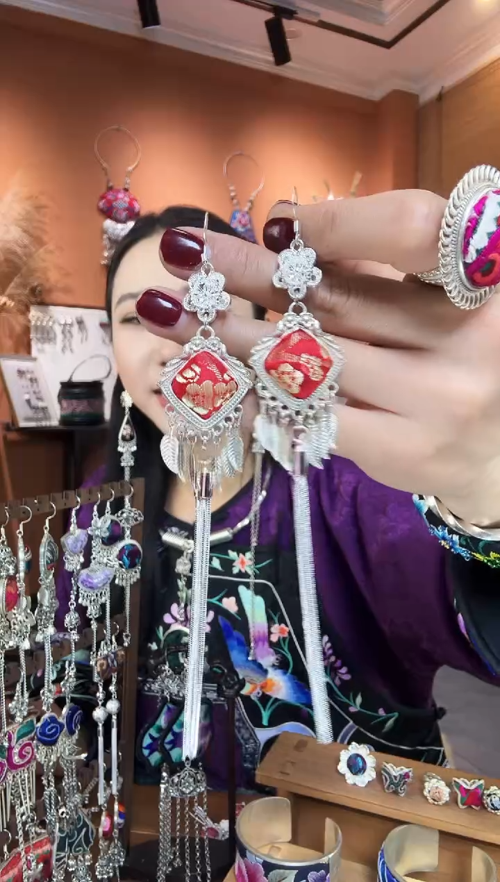 【闪购商品】刺绣纯手工民族风耳环