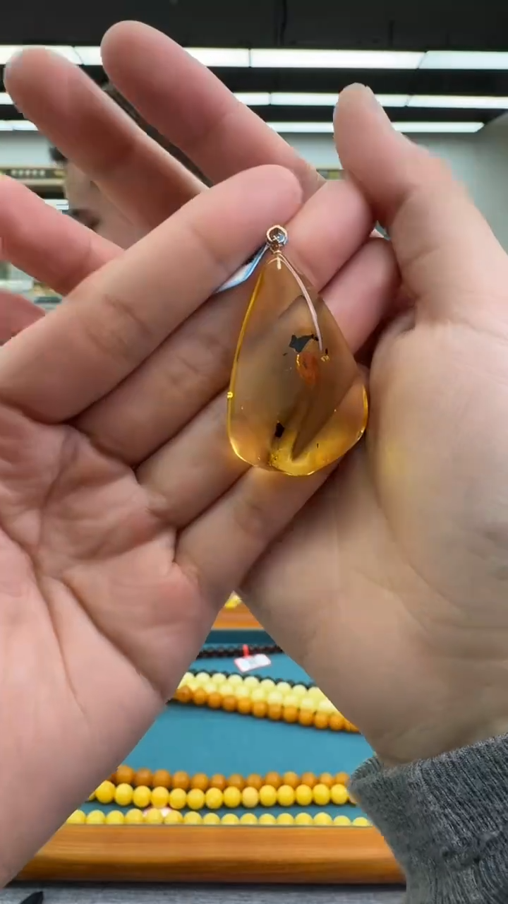 【闪购商品】琥珀颈饰18K金镶嵌秒拍号364