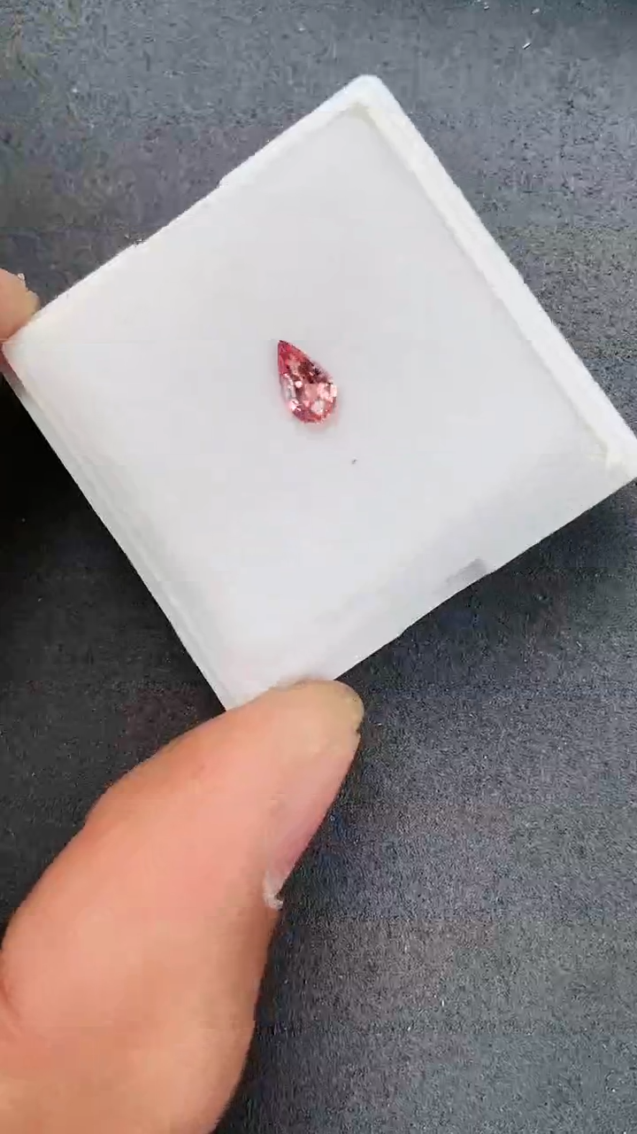 【闪购商品】彩色蓝宝石裸石未镶嵌0.67
