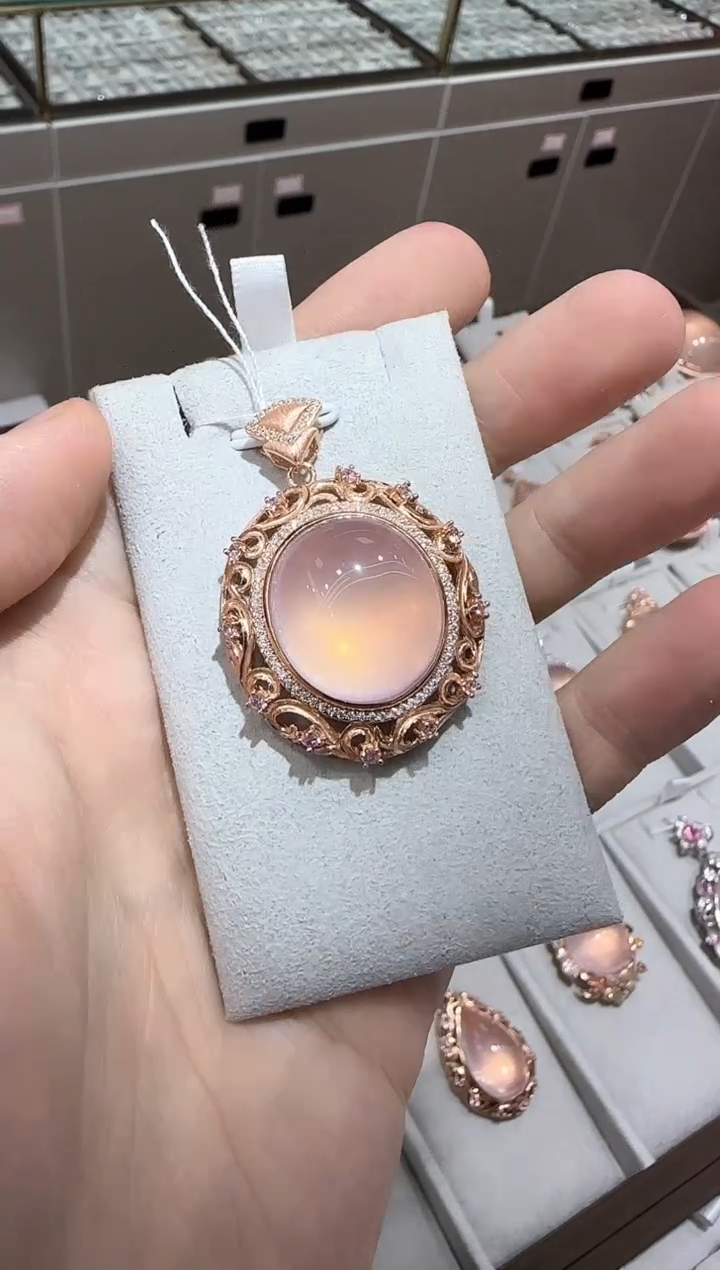 【闪购商品】芙蓉石颈饰银S925镶嵌16*22mm星光粉水晶