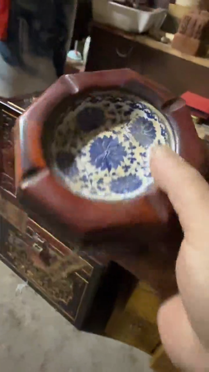 木           烟灰缸