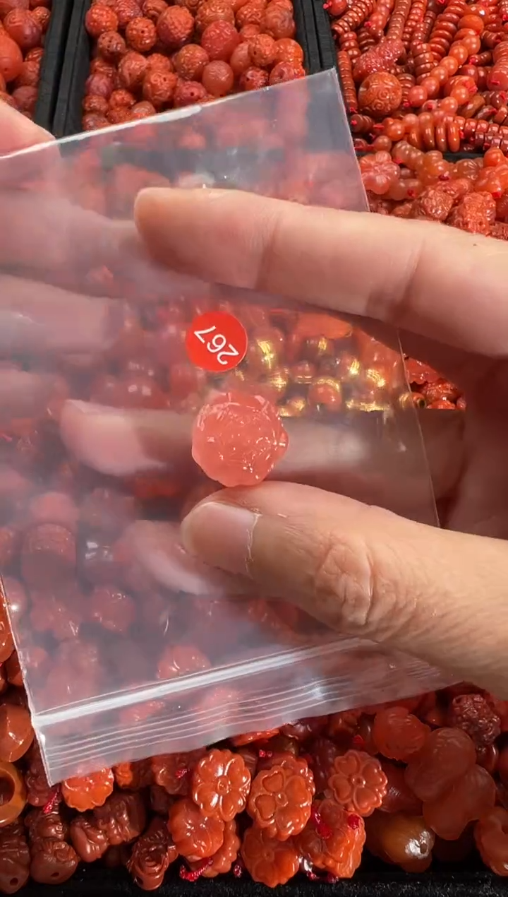【闪购商品】南红玛瑙颈饰未镶嵌1