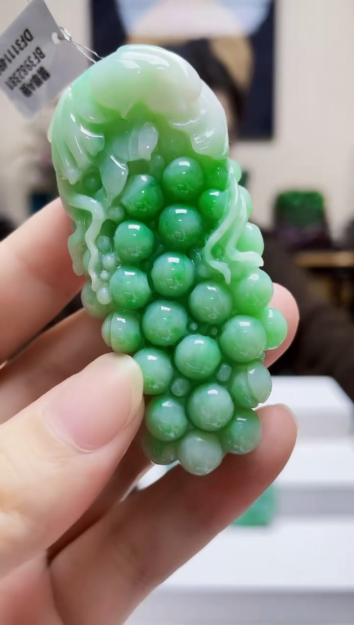 未镶嵌定制翡翠吊坠83