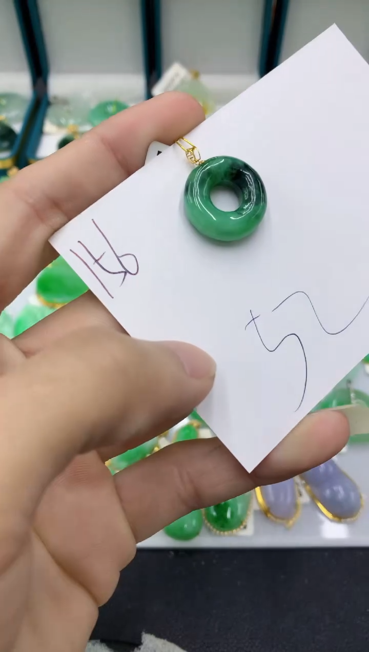 【闪购商品】翡翠颈饰18K金镶嵌翡翠