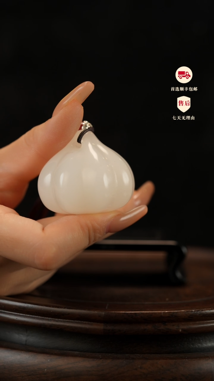 云南石荔枝白雕刻：胜算在握手把件摆件挂件