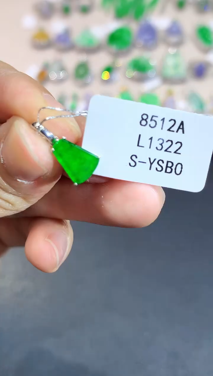 翡翠18K金镶嵌吊坠(不含链)L1322多样性发其一