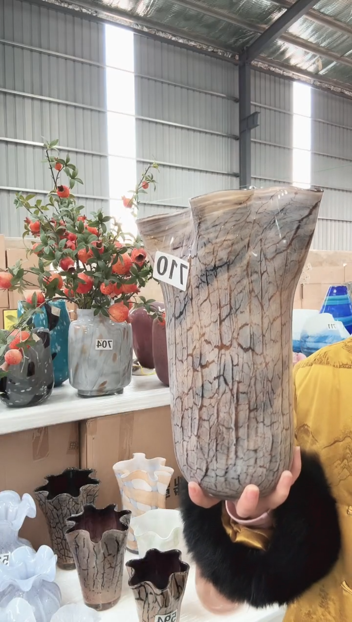 235直播玻璃花瓶