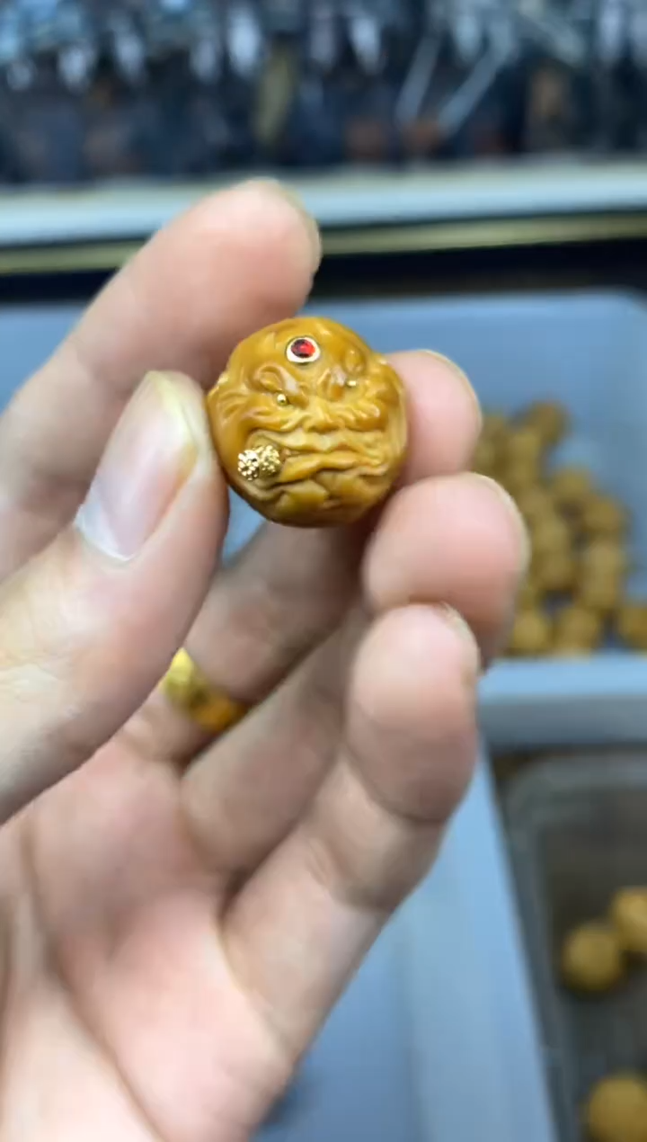 猴头核桃吊坠新款 烟鬼