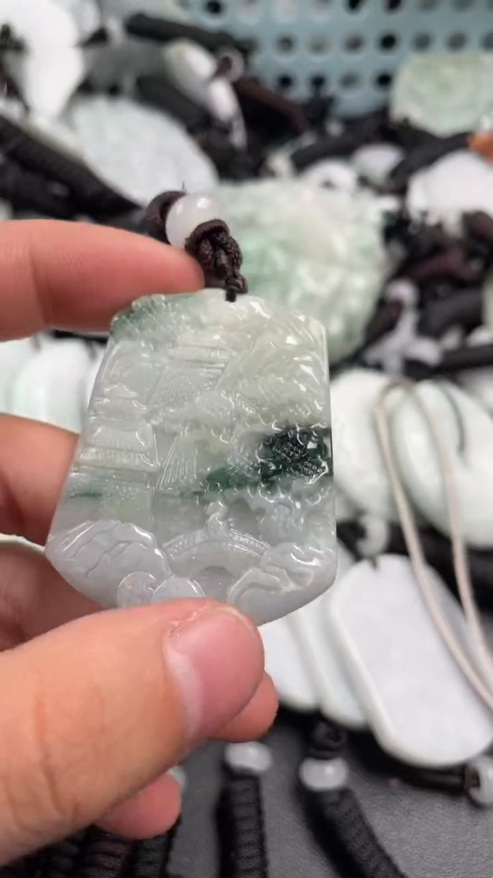 翡翠未镶嵌吊坠(不含链)1