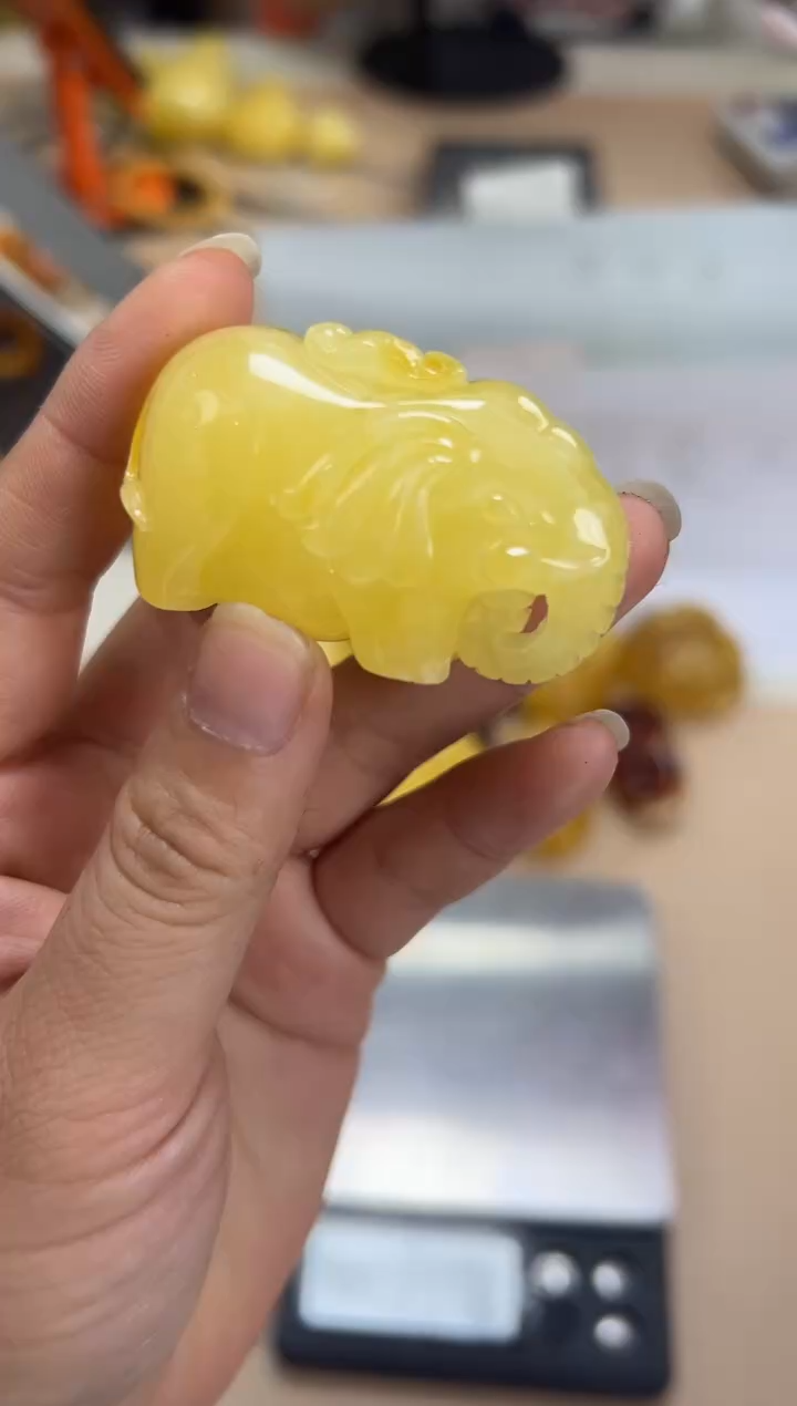 【闪购商品】琥珀裸石未镶嵌蜜蜡吊坠