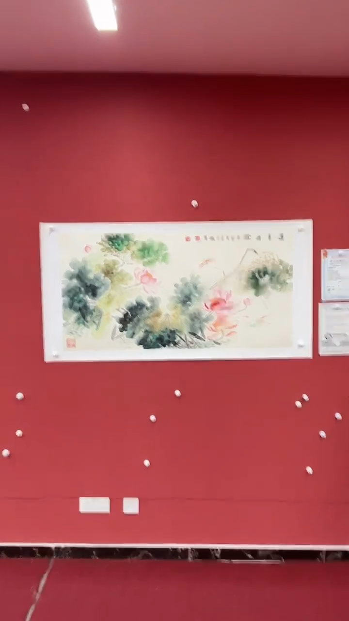 国画            莲年有鱼    