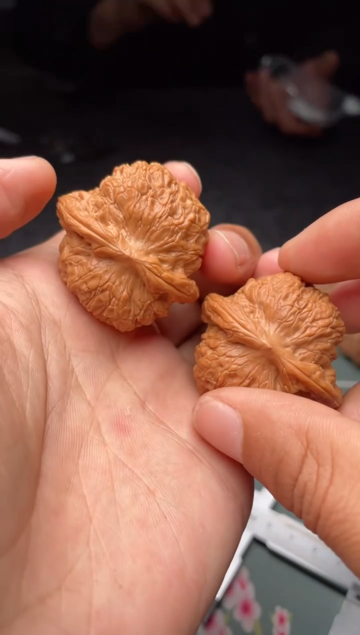 把件文玩核桃a132  血麒麟 39尺