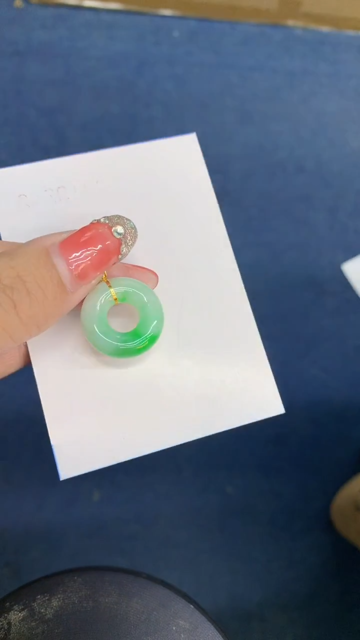 颈饰18K金镶嵌翡翠1