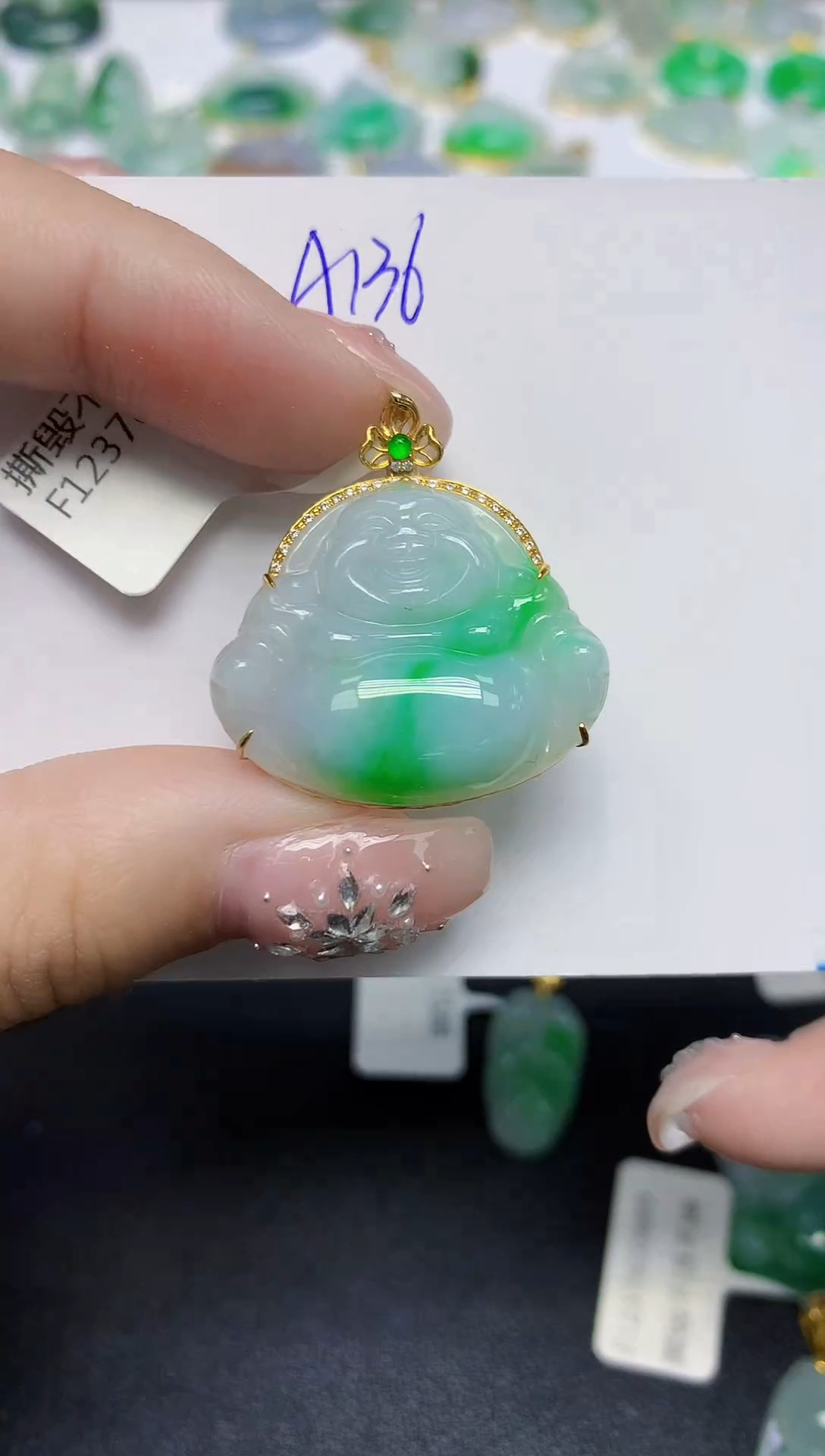 颈饰18K金镶嵌翡翠天然缅甸翡翠A货翡翠百元以上9元证书费自理