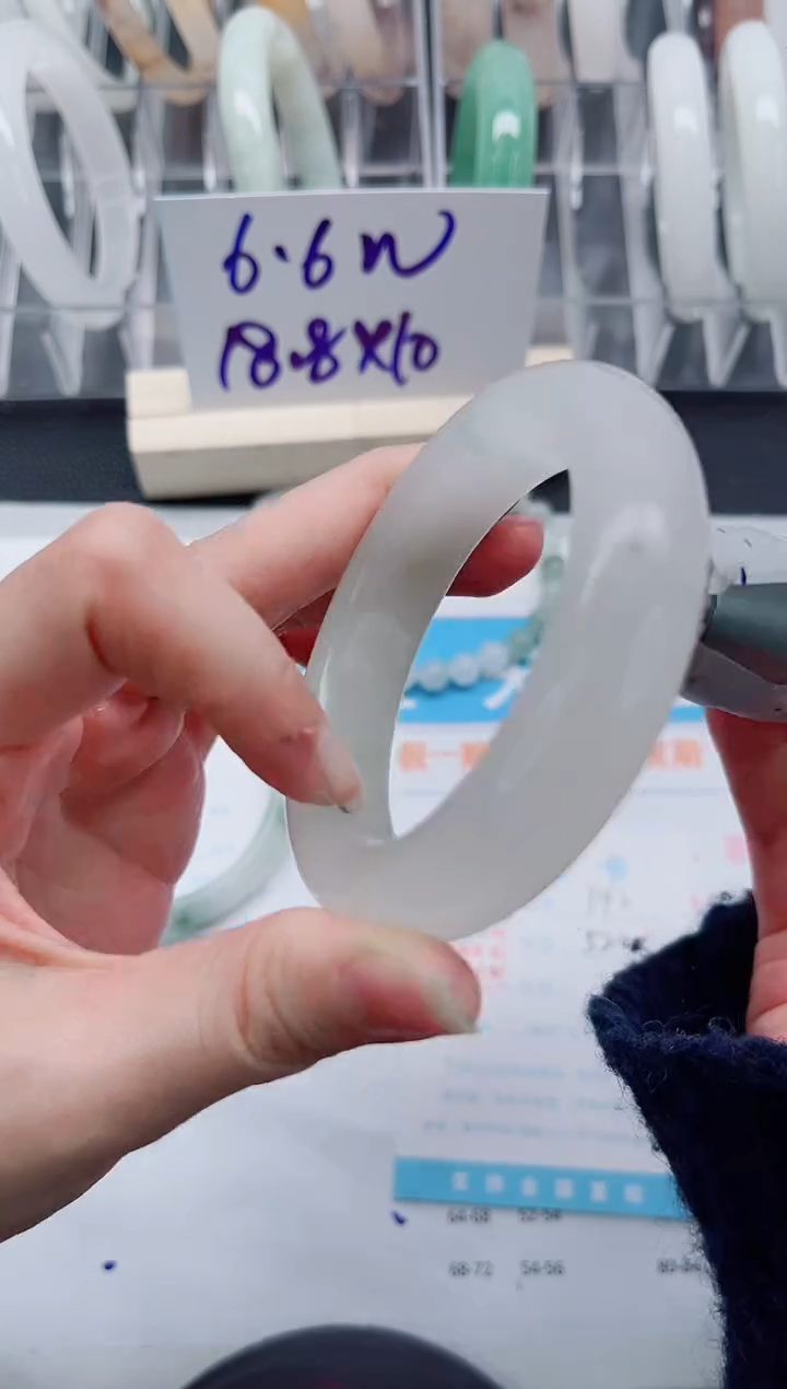 【闪购商品】石英质玉手镯未镶嵌A342-52.4