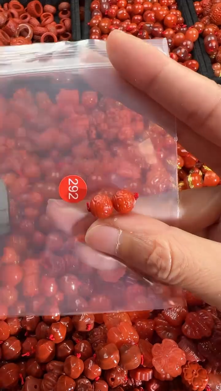 【闪购商品】南红玛瑙颈饰未镶嵌1