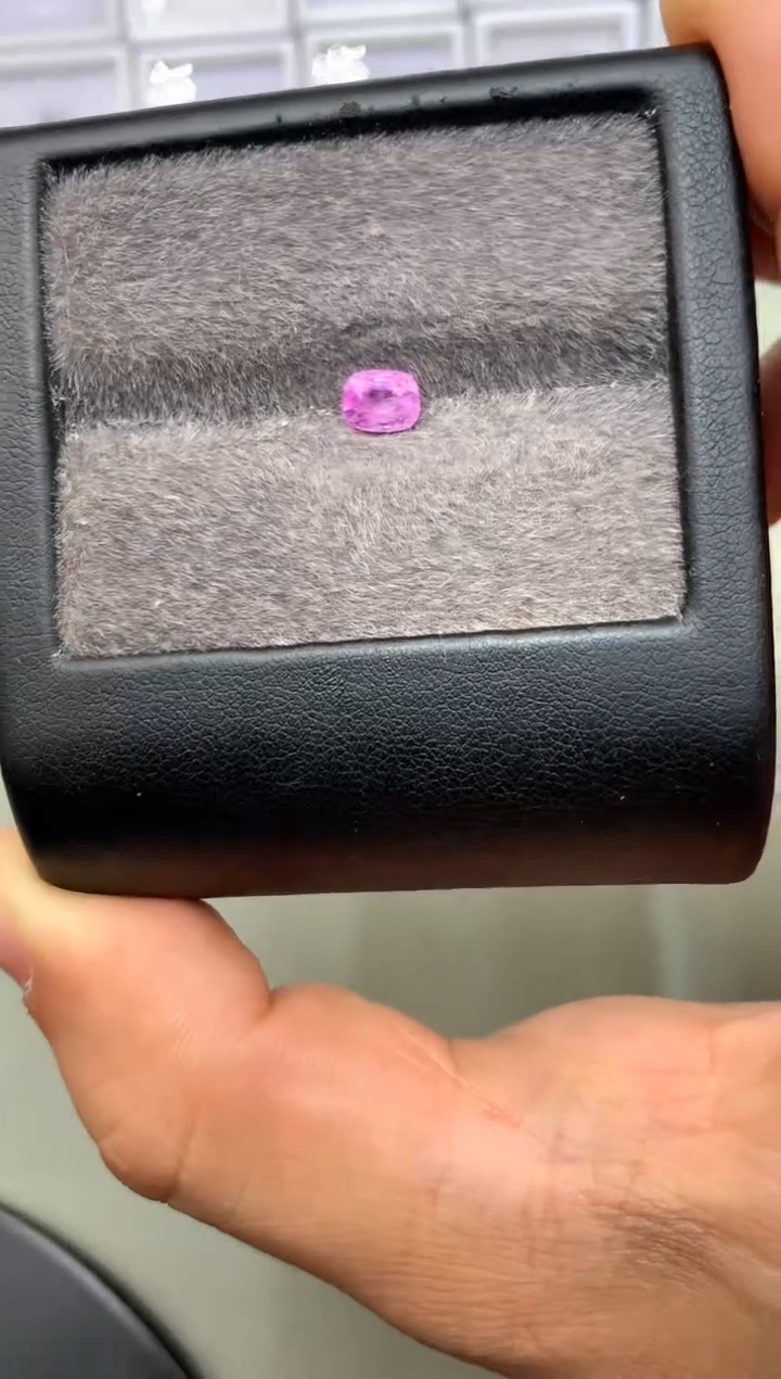 【闪购商品】定制蓝宝石裸石未镶嵌椭圆 粉色蓝宝石 0.82ct