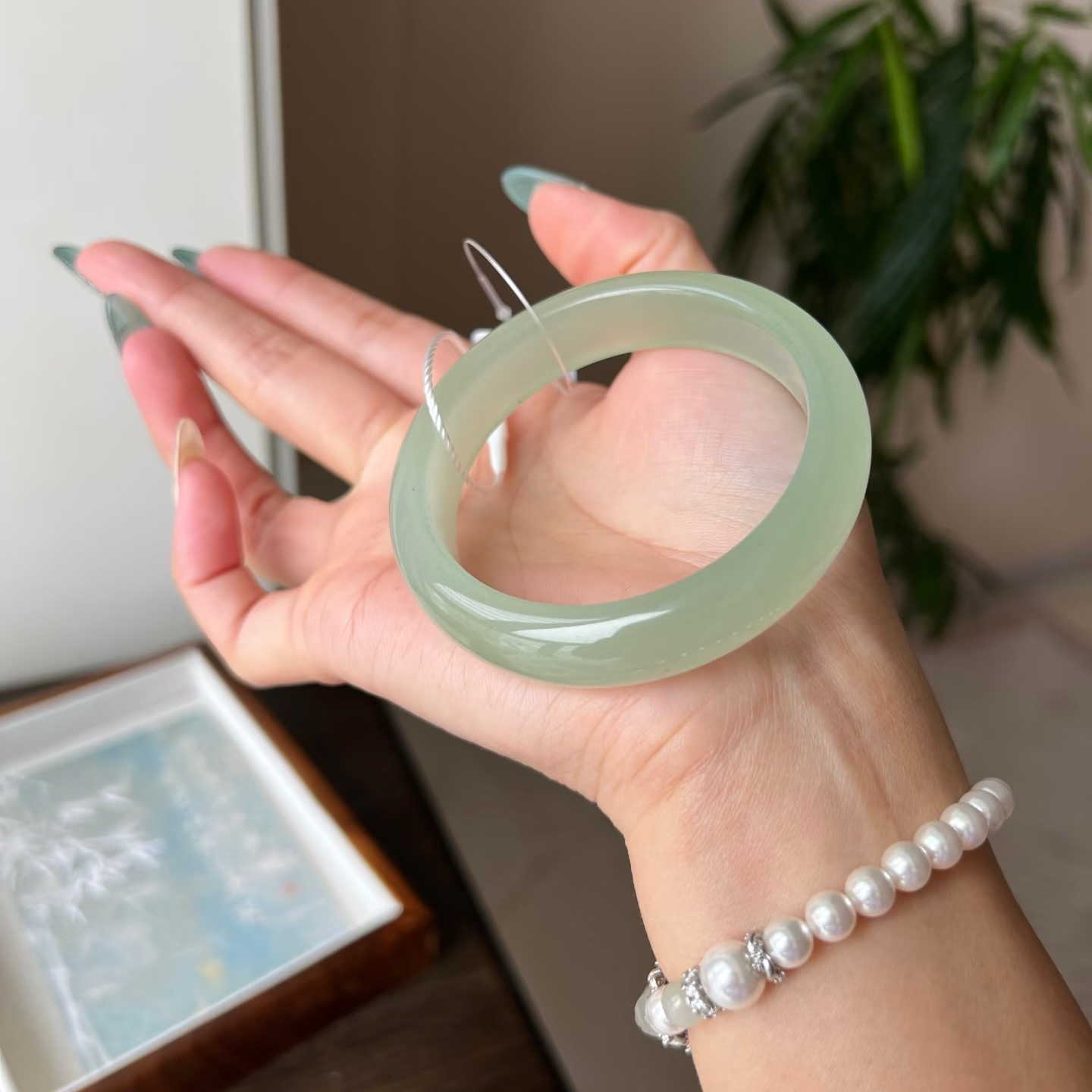 石英质玉天然时尚女款百搭玉镯