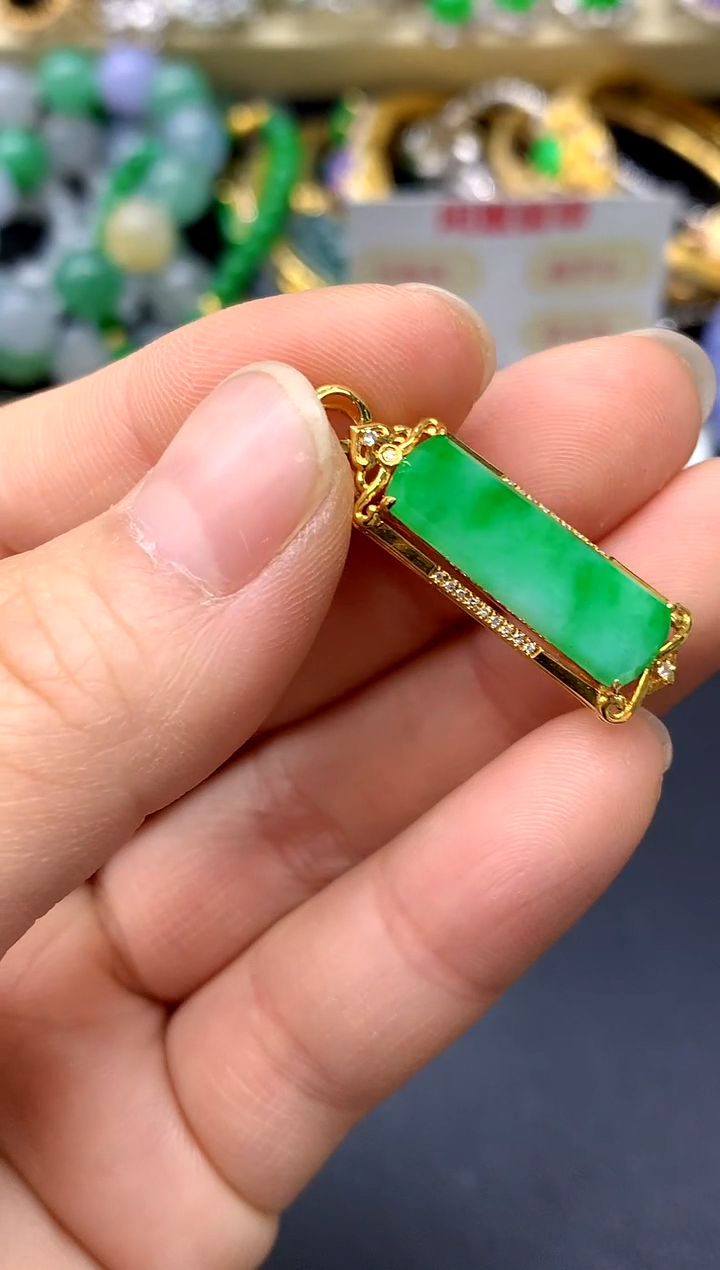 颈饰18K金镶嵌翡翠331-中国好珍宝