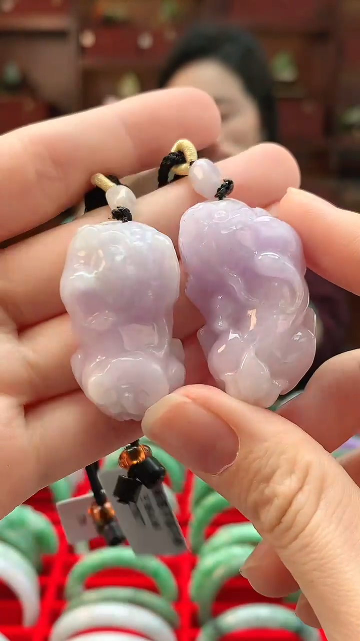 【闪购商品】翡翠颈饰未镶嵌赠礼盒证书 多样性发其一 敏