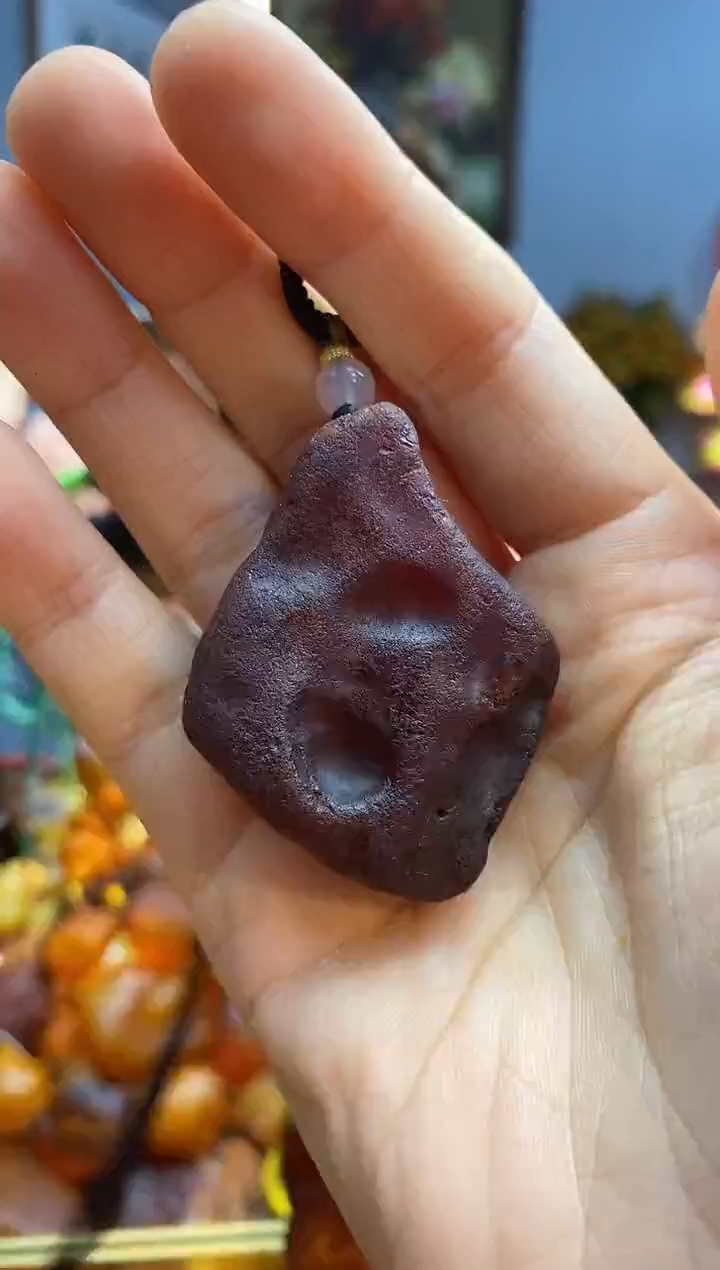 未镶嵌颈饰琥珀吊坠