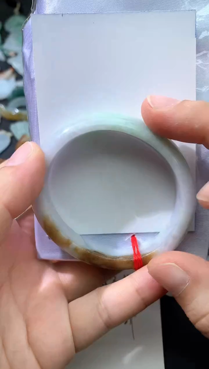 翡翠手镯未镶嵌手镯