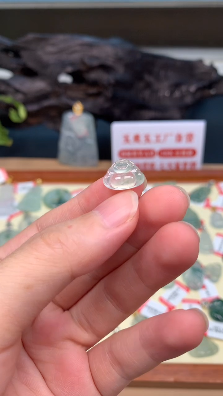 【闪购商品】翡翠颈饰未镶嵌佛公