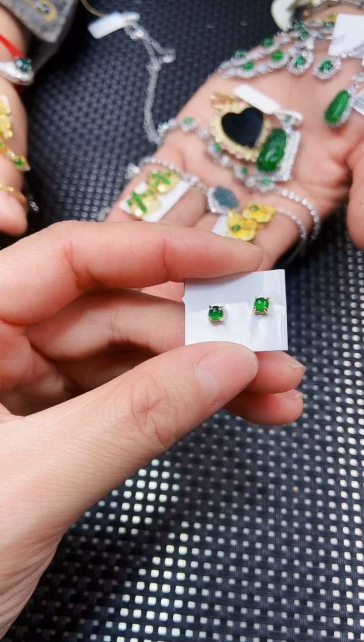 【闪购商品】翡翠耳饰未镶嵌11111111