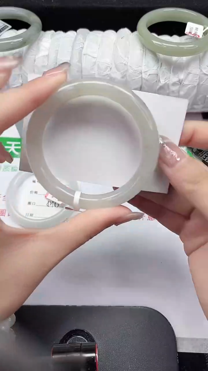 未镶嵌手镯石英质玉133-55/56