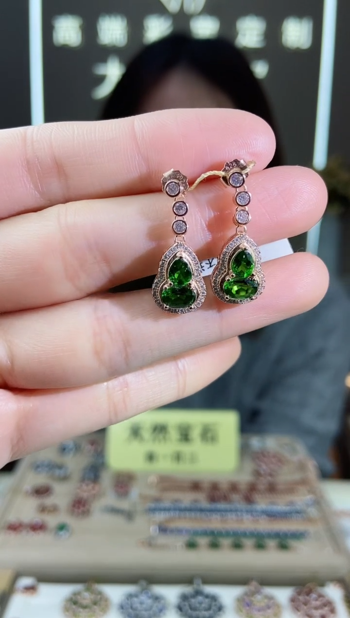 【闪购商品】透辉石耳饰银S925镶嵌耳饰