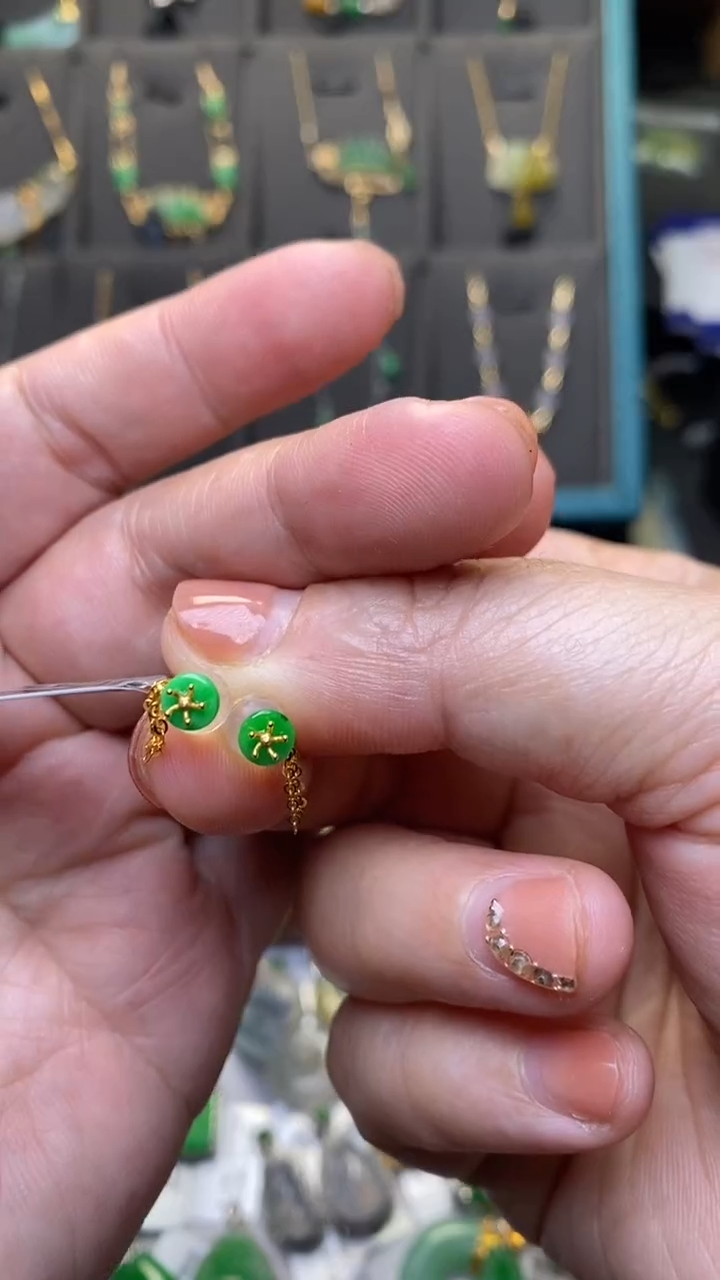 颈饰18K金镶嵌翡翠净货36895