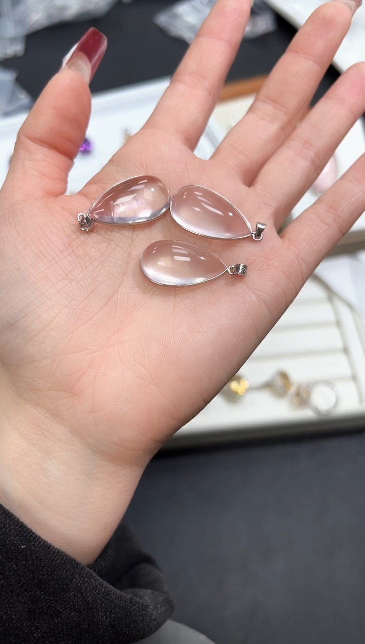【闪购商品】水晶吊坠(不含链)银S925镶嵌95o多样性发其一/1个