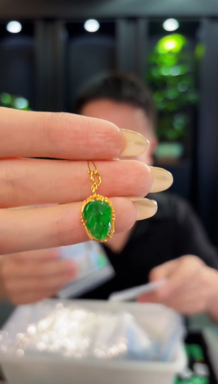 翡翠未镶嵌颈饰缅料A货/多样性发货/一件