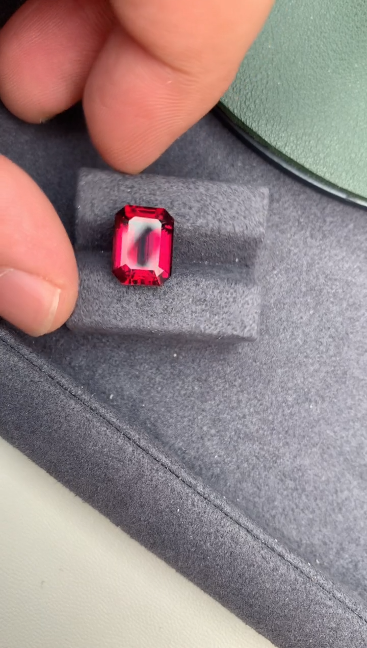 【闪购商品】石榴石裸石未镶嵌6.4ct镁铝榴石