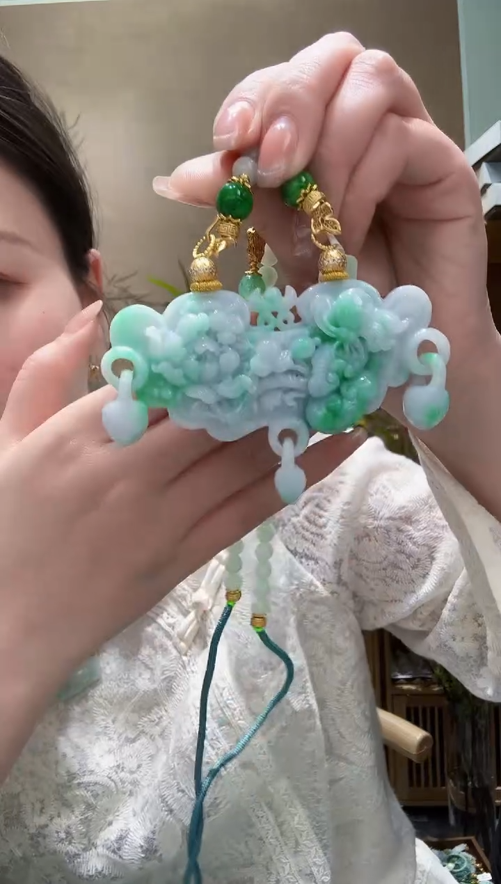 【闪购商品】翡翠未镶嵌颈饰吊坠