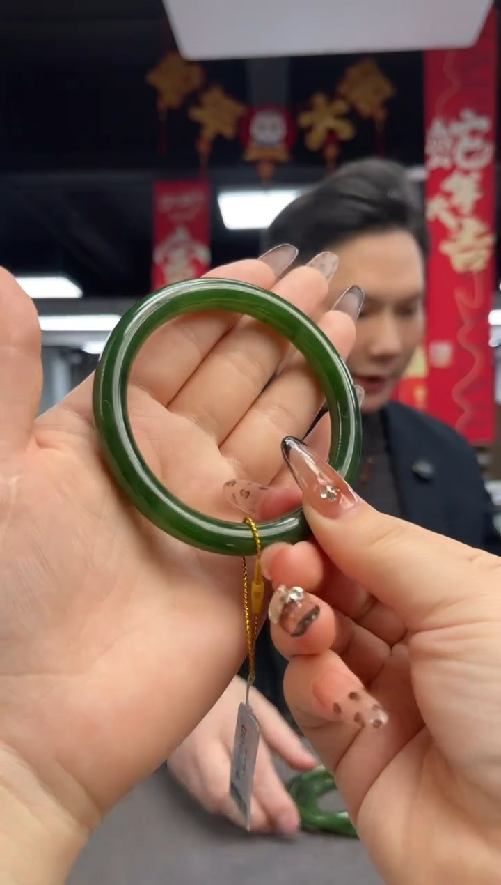 【闪购商品】和田玉手镯未镶嵌一个 圈口约mm：61-63