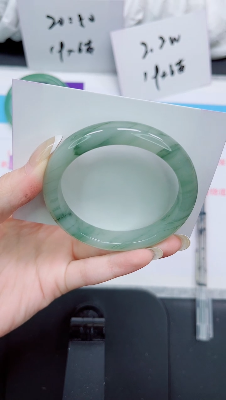 石英质玉手镯未镶嵌171+