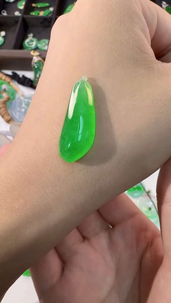 颈饰未镶嵌翡翠扬*缅甸A货翡翠