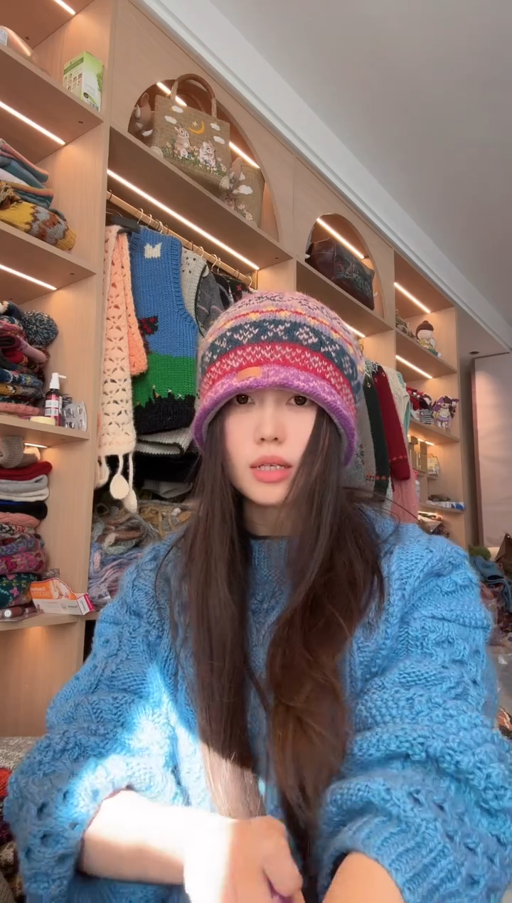 羊毛紫色提花帽  