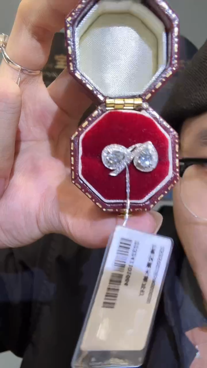 铂Pt900镶嵌耳坠海蓝宝石qqq