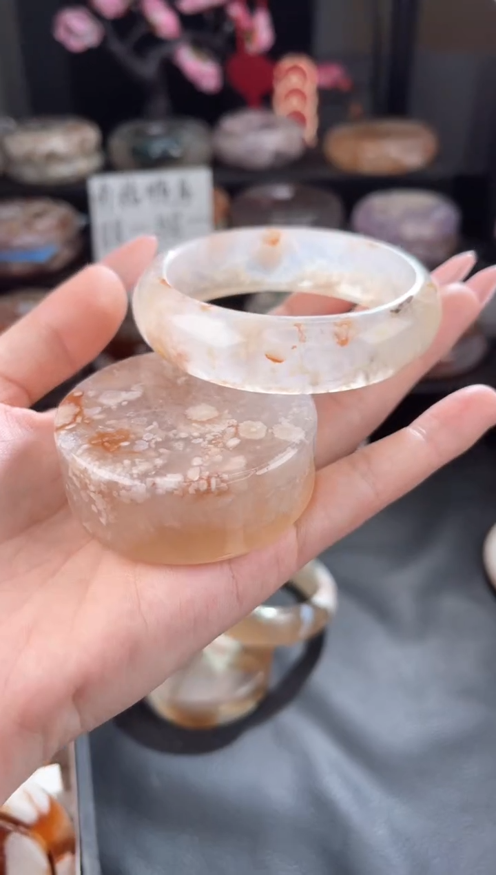 【闪购商品】石英质玉手镯未镶嵌57