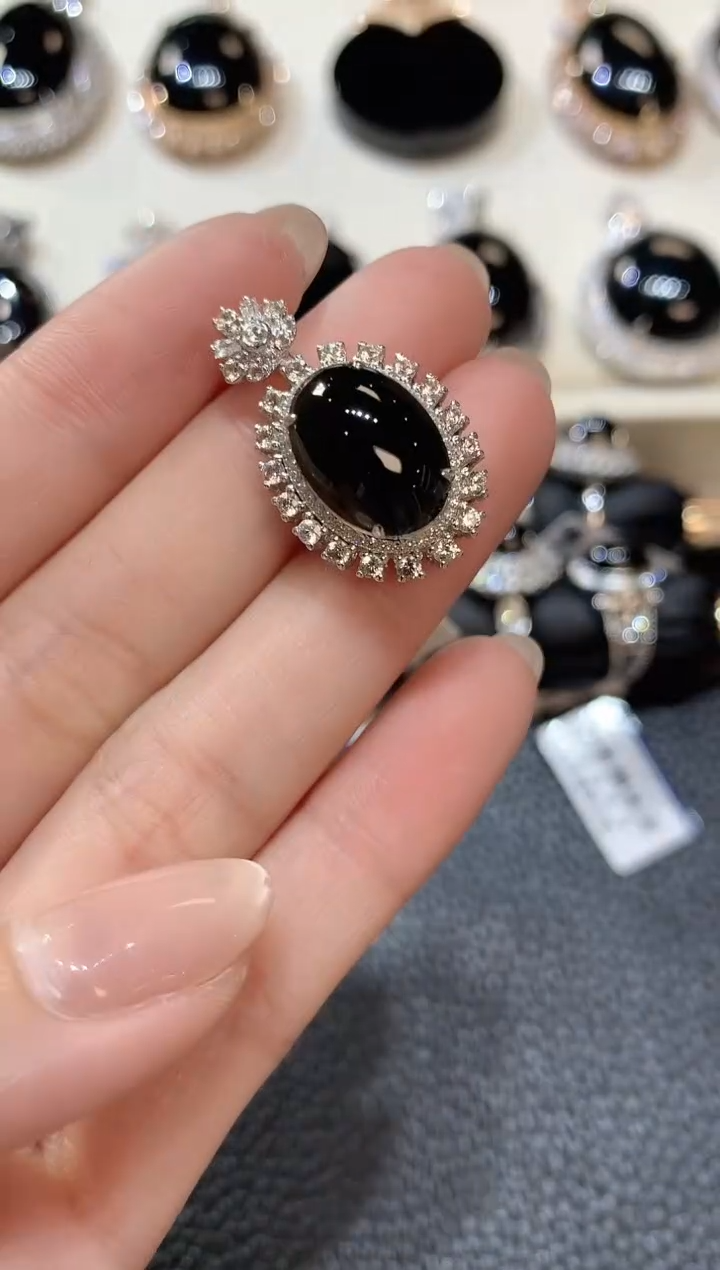【闪购商品】翡翠吊坠(不含链)18K金镶嵌D33