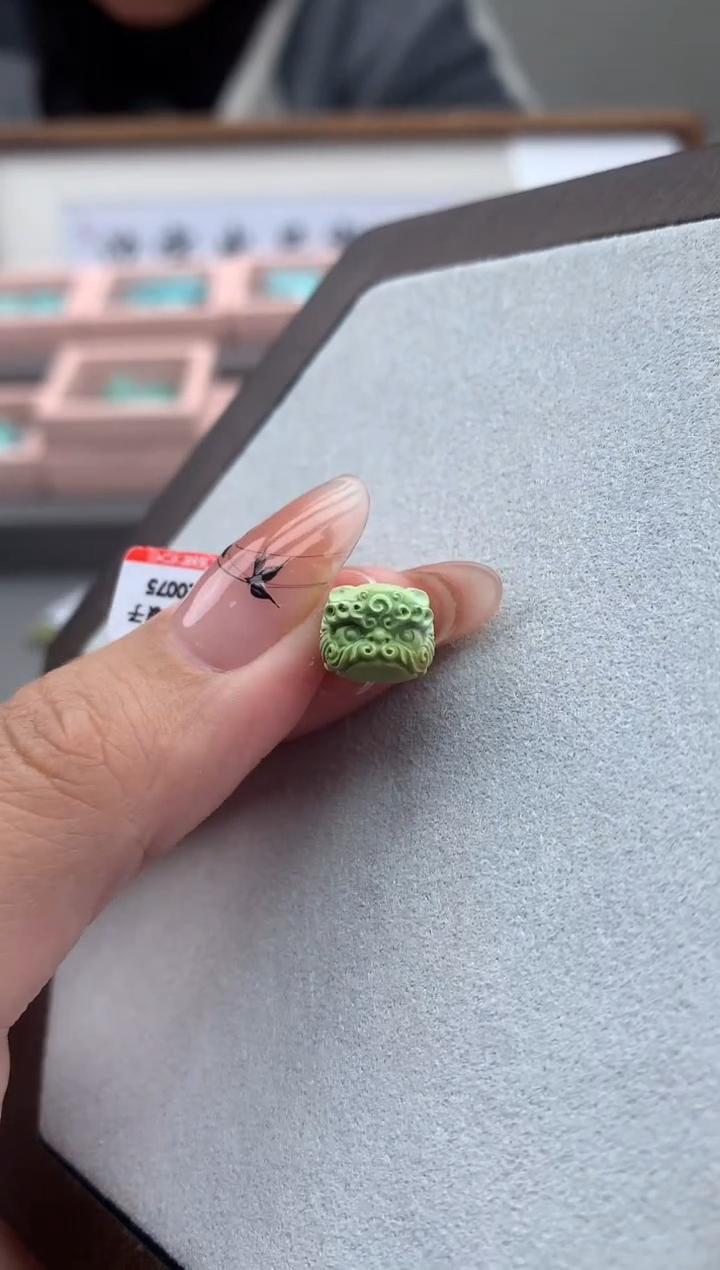 绿松石未镶嵌雕刻C254