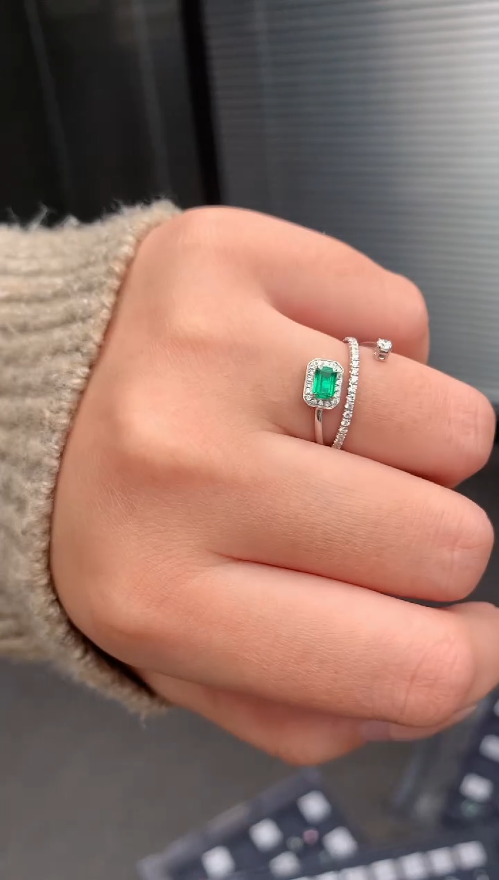 【闪购商品】祖母绿戒指18K金镶嵌27分祖母绿