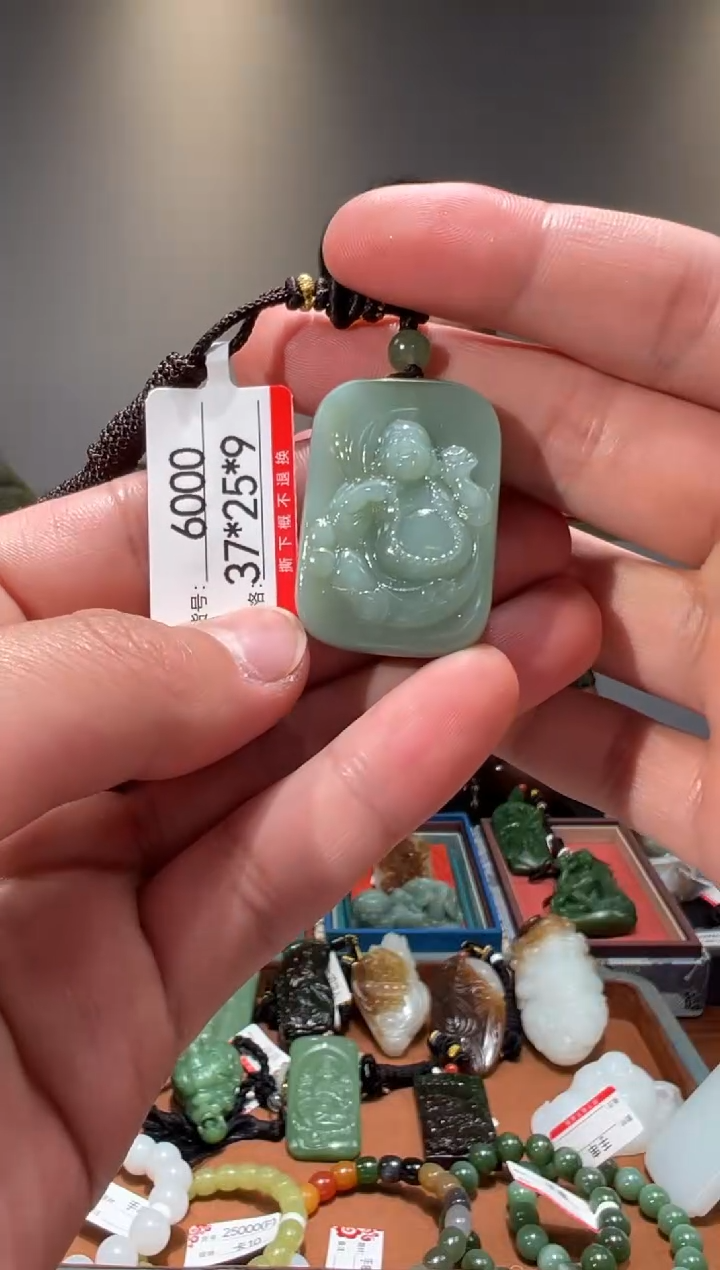 和田玉未镶嵌颈饰1