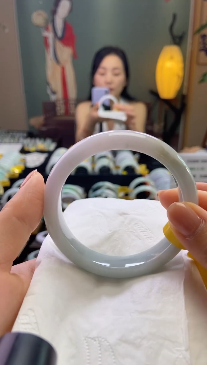 翡翠手镯未镶嵌58.7圈口t