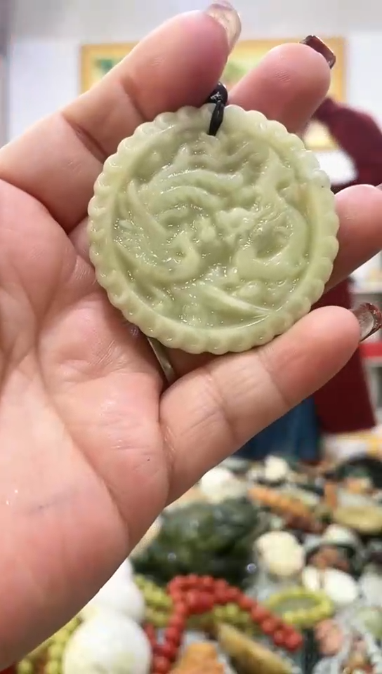 未镶嵌岫玉挂件 