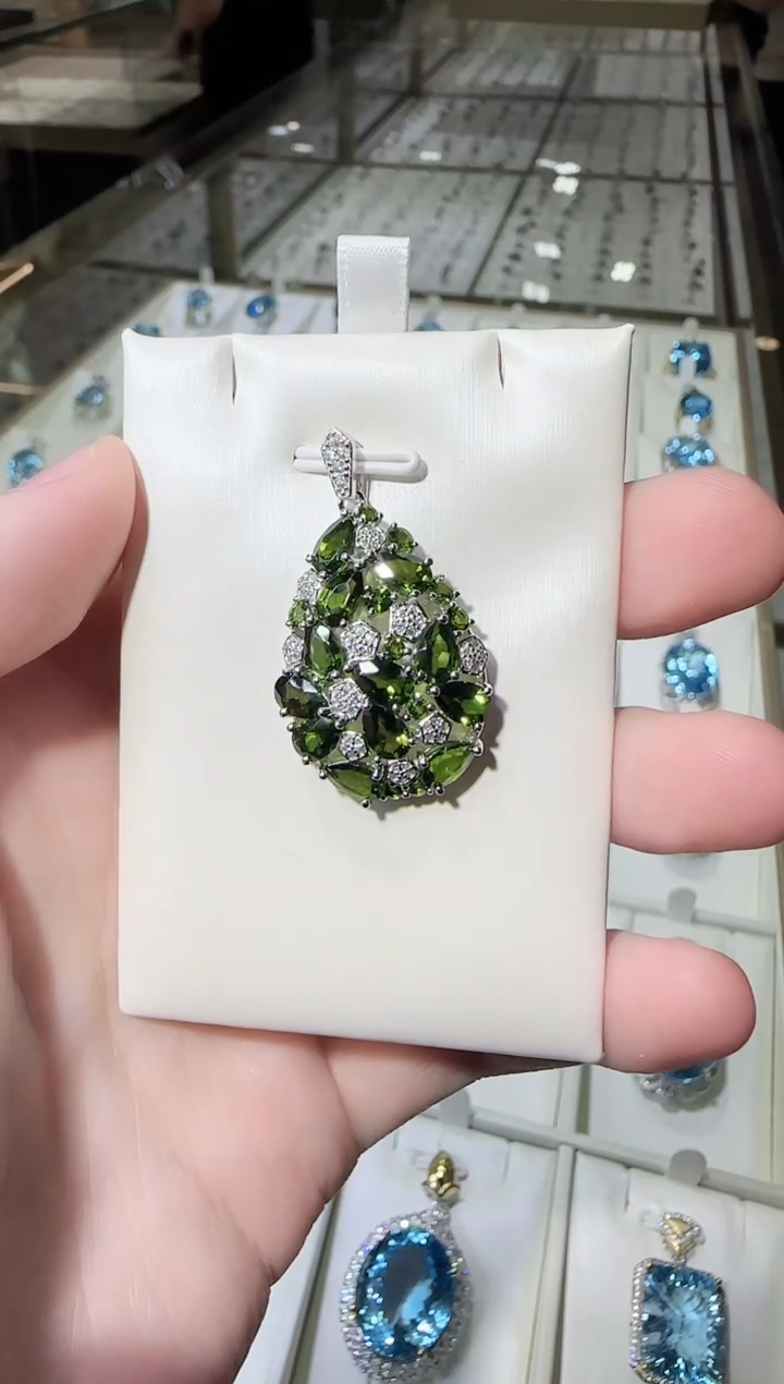 吊坠透辉石银S925镶嵌4*6mm设计款