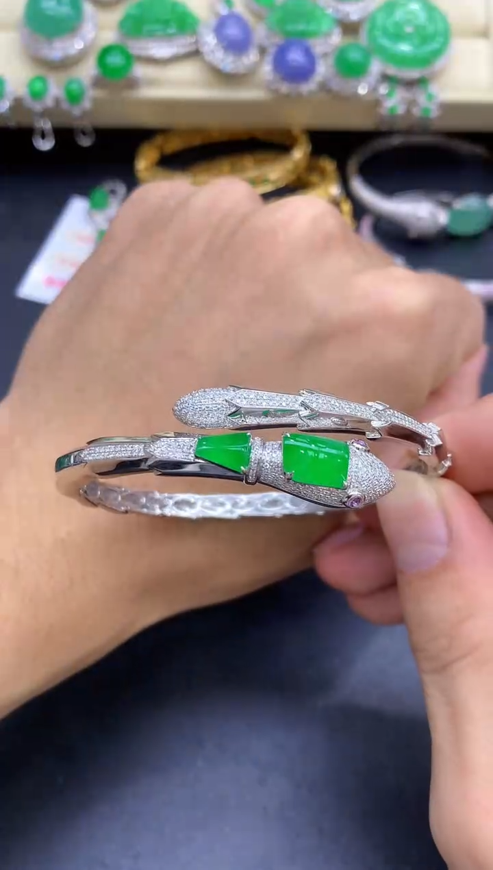 18K金镶嵌手镯翡翠H****l757-分单-总价49500